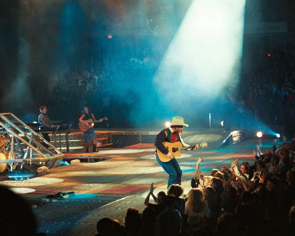 Garth Brooks And The Country Stadium Takeover (Image Credits: Wikimedia)