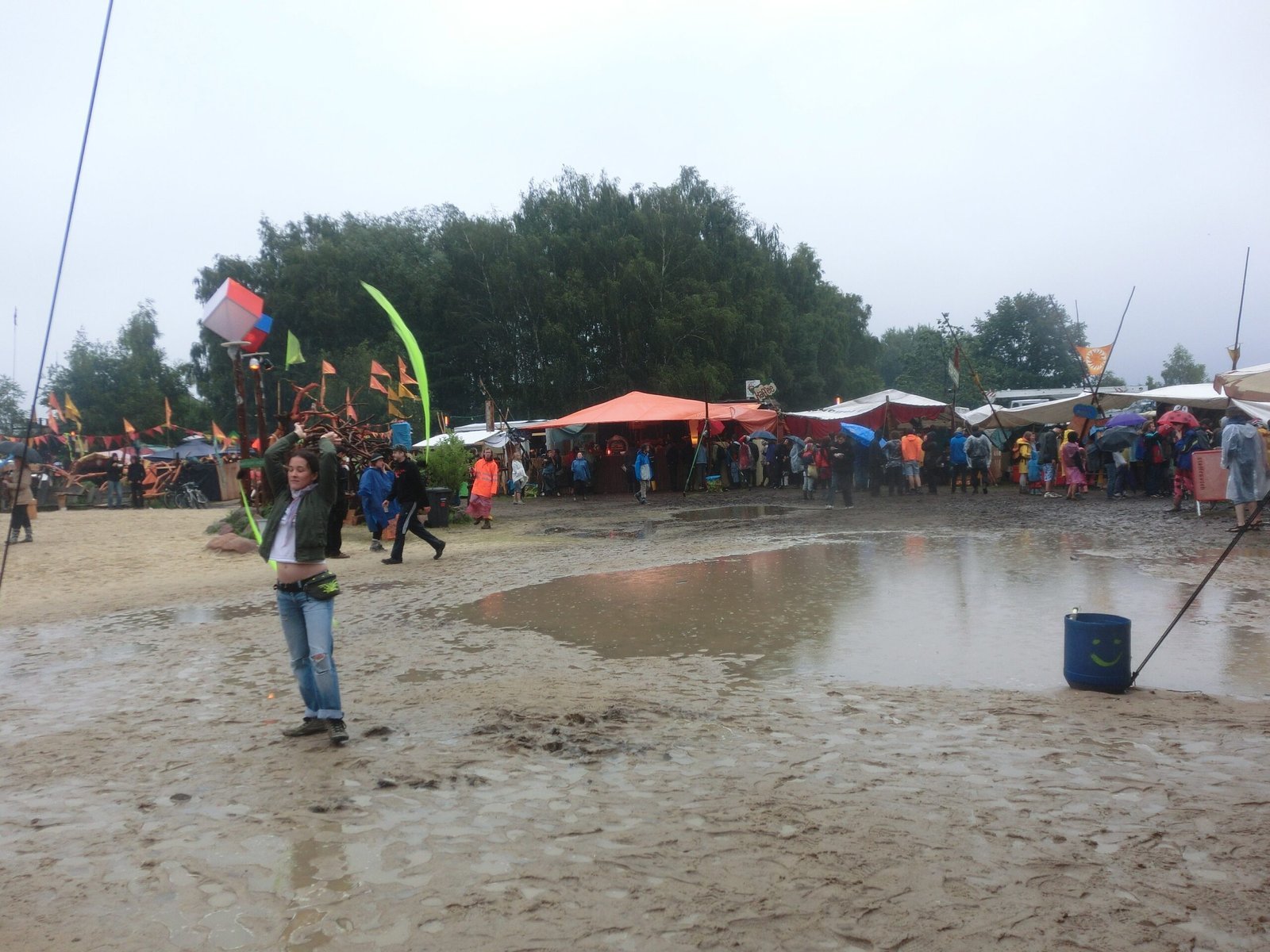 Mud Transforms Festivals Into Survival Challenges (Image Credits: Wikimedia)