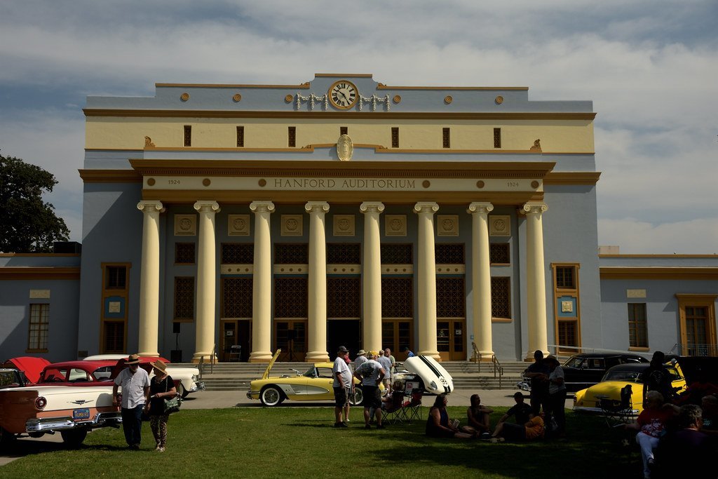 The Contrast with California's Cheapest Cities (Image Credits: Flickr)