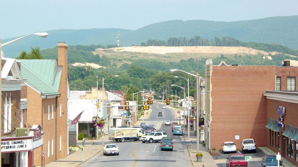 This Small Virginia Town Is Quietly Becoming the State's Next Hot Spot