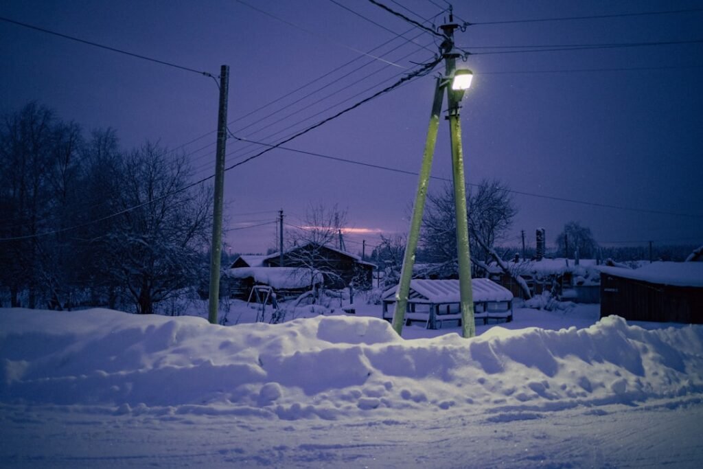Hundreds of thousands without power in the U.S. after a powerful winter storm
