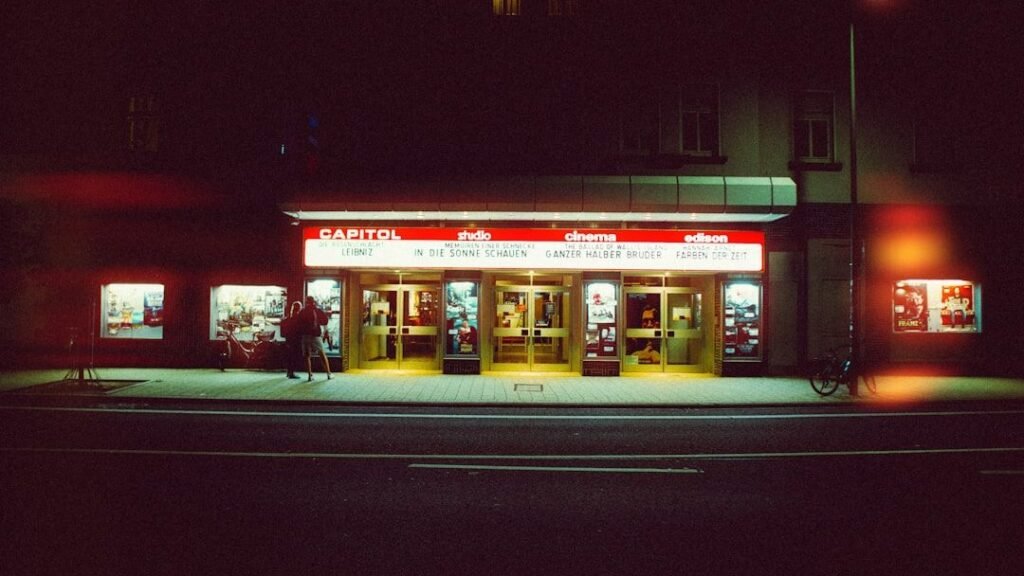 'Stay or Leave?' – The 10-Second Movie Credits Rule Every Theatergoer Should Know