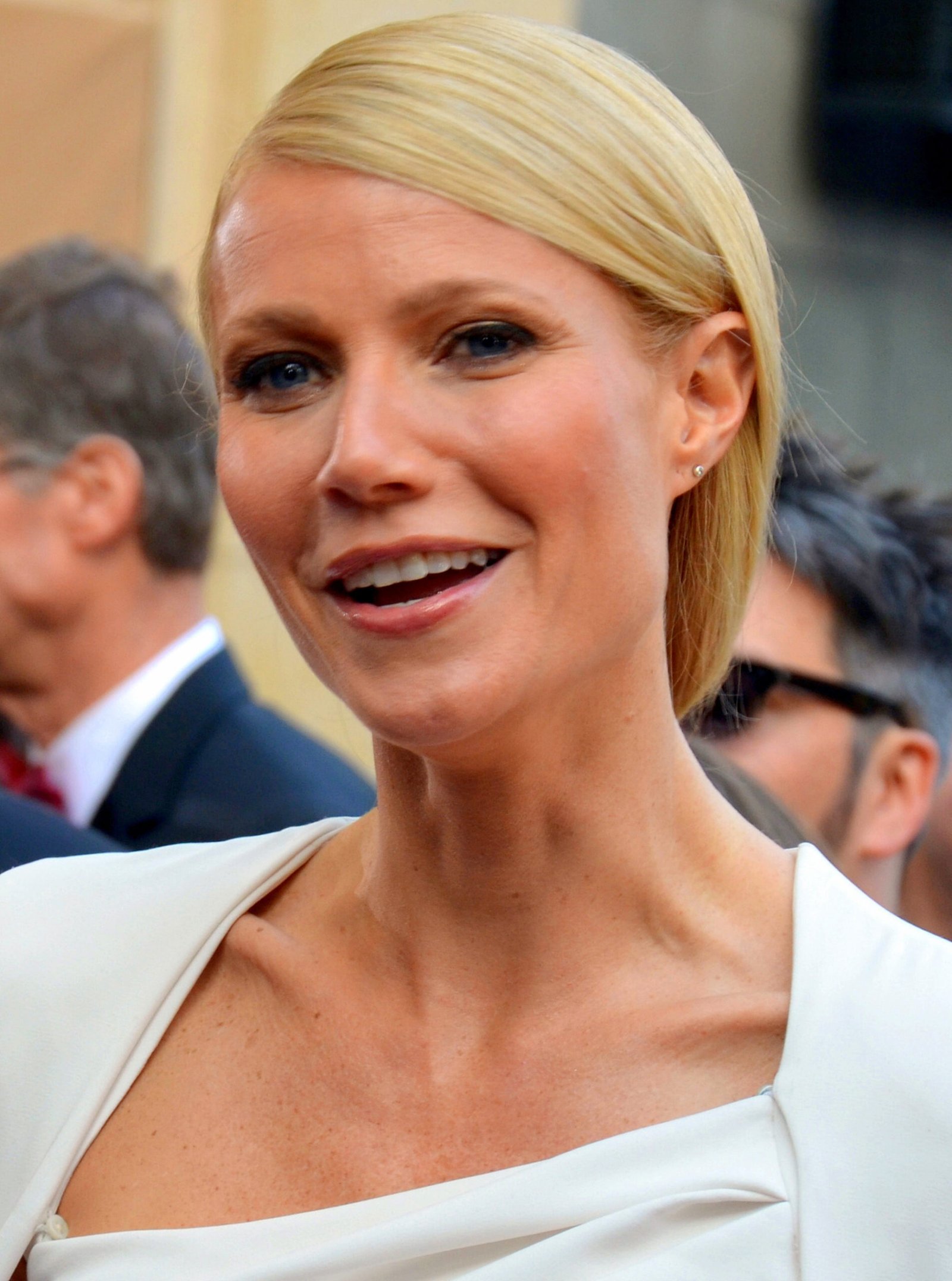 20. Gwyneth Paltrow's Goop Rose Quartz Egg (Image Credits: Wikimedia)
