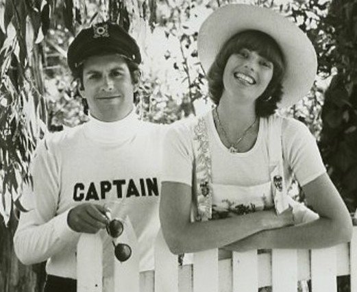 Captain & Tennille: Together Until They Weren't (Image Credits: Wikimedia)