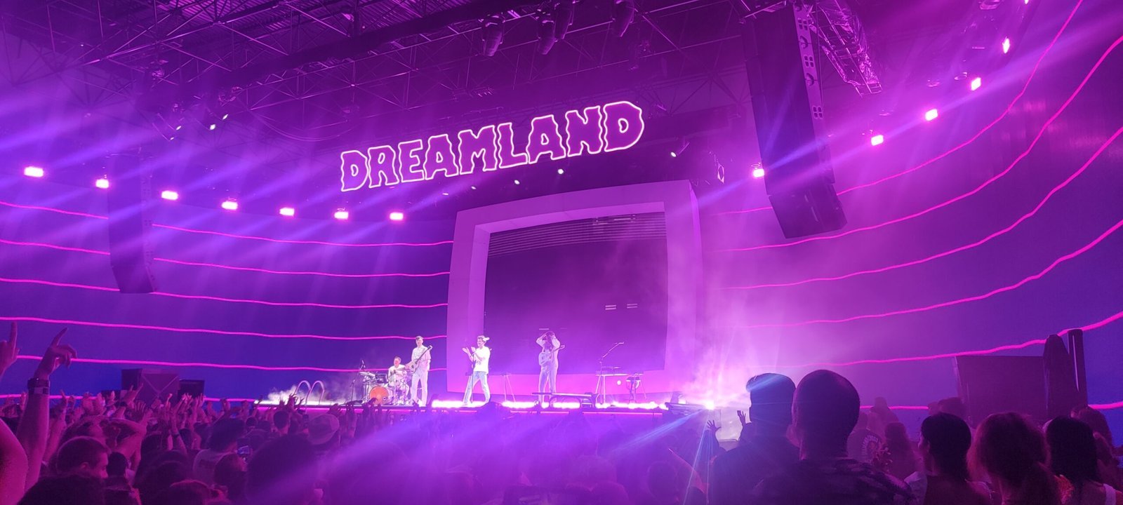 4. 'Heat Waves' – Glass Animals (2020): The Slowest Burn in Pop History (By Legoktm, CC BY-SA 4.0)