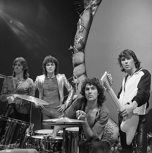 3. The Driving Force: Golden Earring's "Radar Love" (FTA001018016 018 con.png Beeld En Geluid Wiki - Gallerie: Toppop 1974, CC BY-SA 3.0 nl)