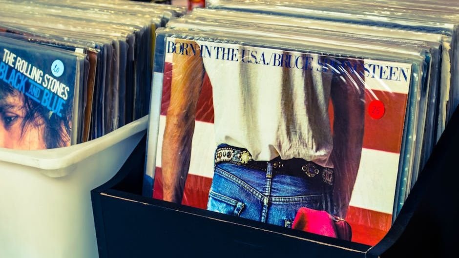 How to Recreate the Perfect 1970s Road Trip Playlist