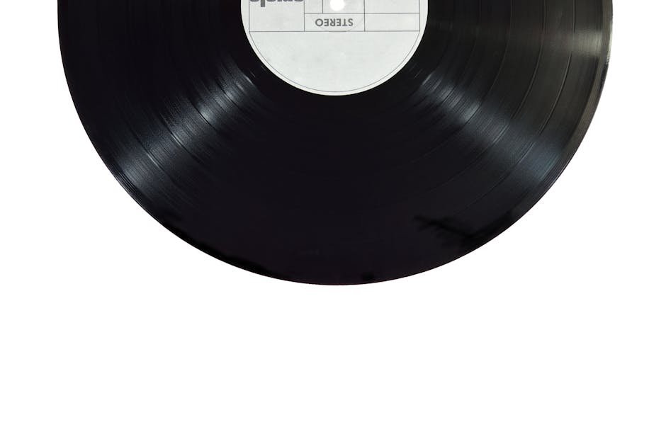 5. Vinyl's Physical Constraints Forced Artistic Restraint (Image Credits: Pexels)
