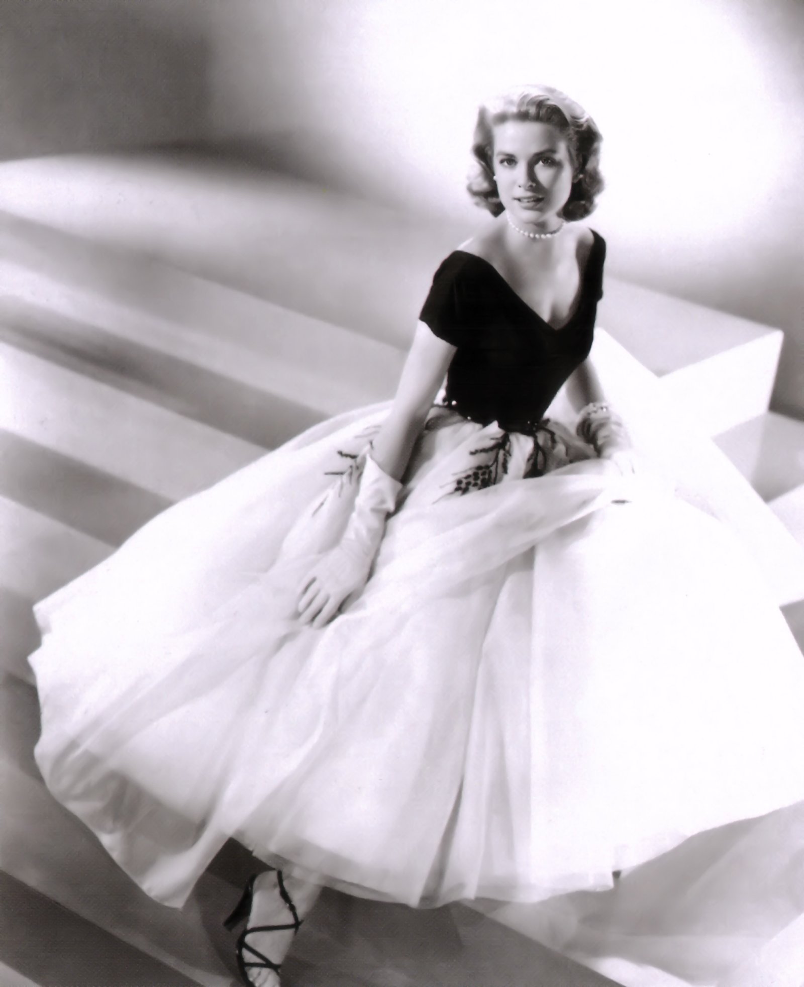 3. Grace Kelly - Quiet Power, Thunderous Legacy (Dr. Macro, Public domain)
