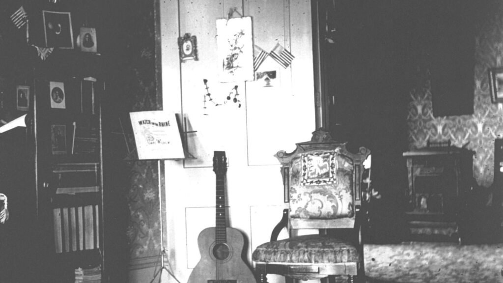 These 15 Rock Bands Named After Literary Characters Will Make You See Your Bookshelf Differently