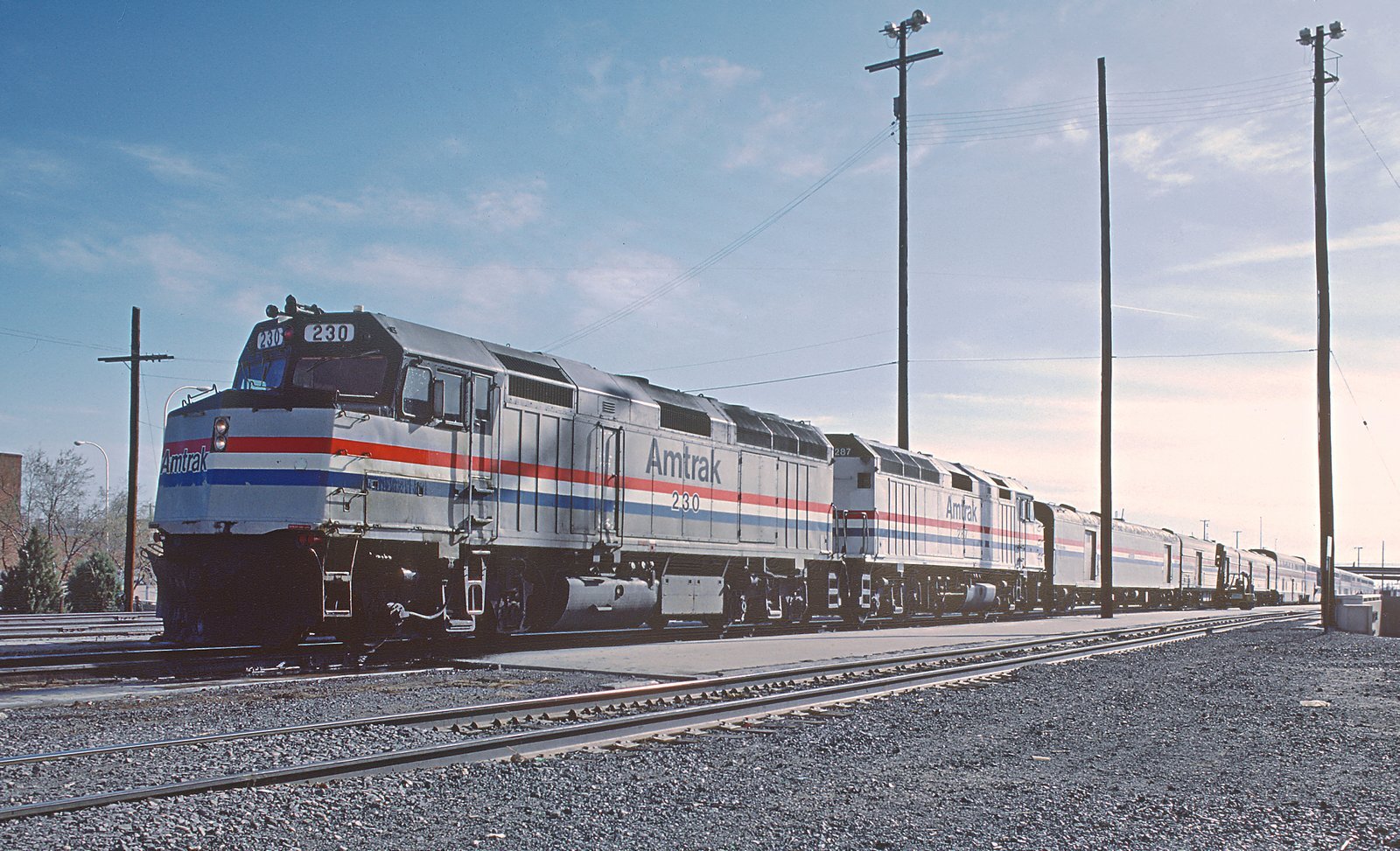 6. Southwest Chief: Chicago to Los Angeles (By Roger Puta, Public domain)