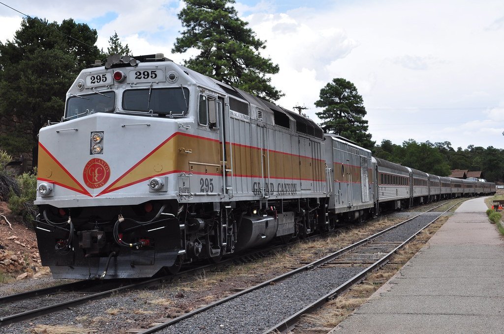 8. Grand Canyon Railway: Williams to the South Rim (airlines470, Flickr, CC BY-SA 2.0)