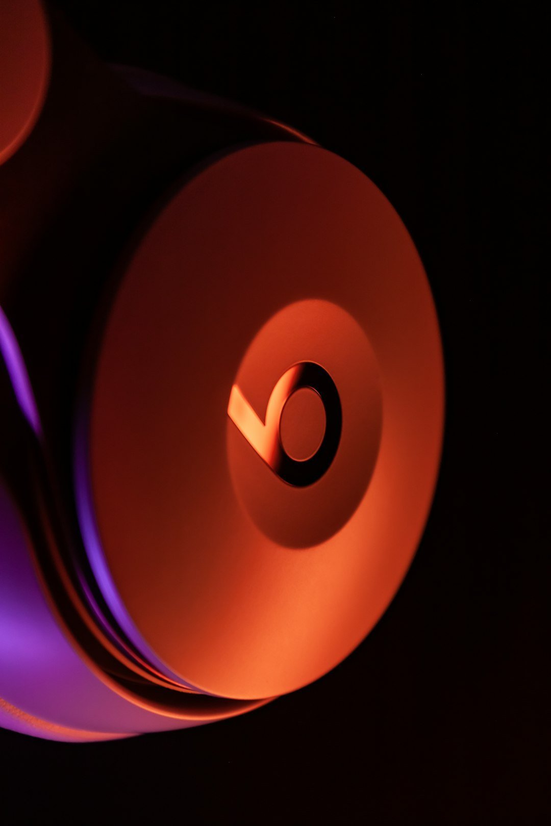 1. Dr. Dre and Beats Electronics: The $3 Billion Headphone Empire (Image Credits: Unsplash)