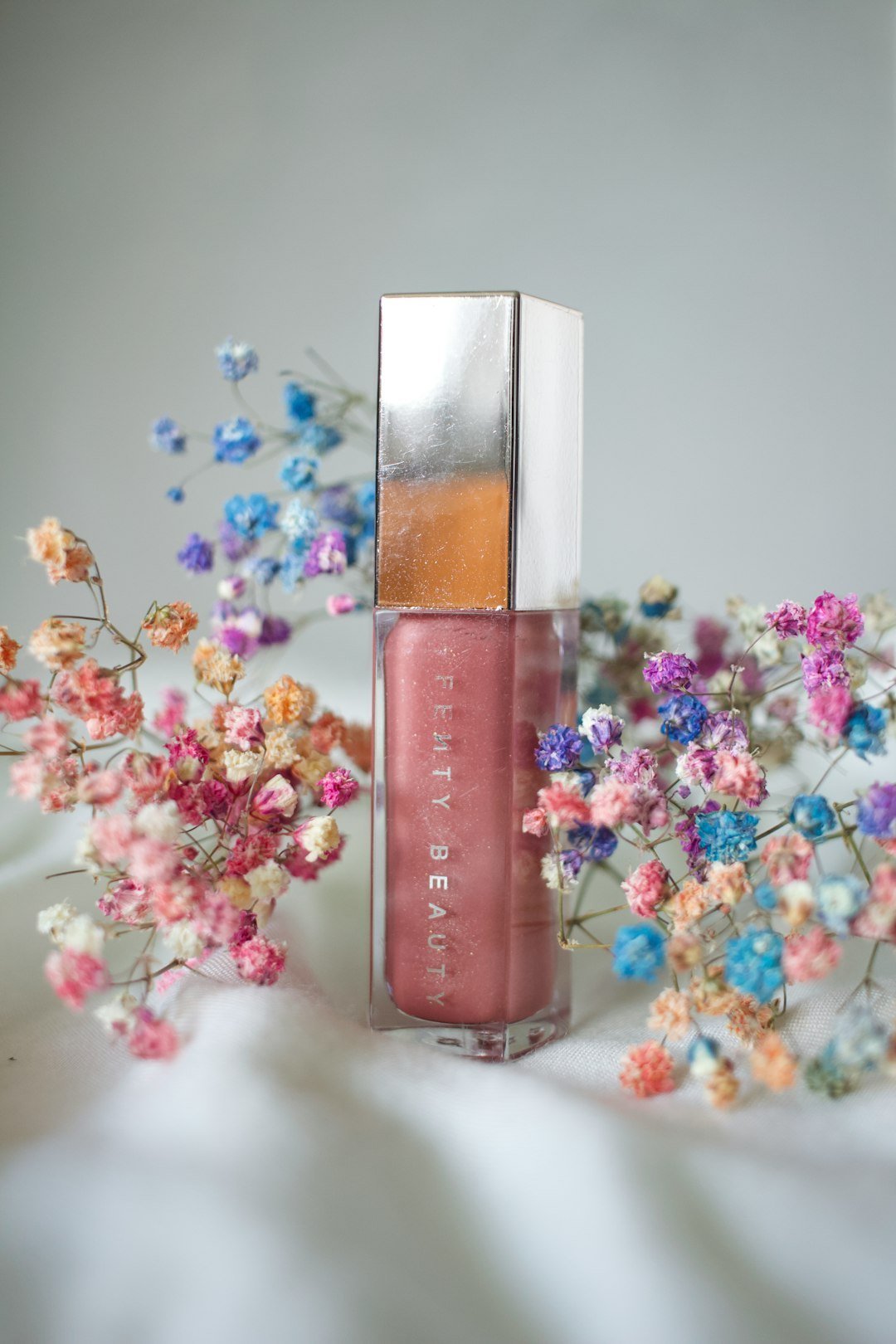 2. Rihanna and Fenty Beauty: The $600 Million Cosmetics Revolution (Image Credits: Unsplash)