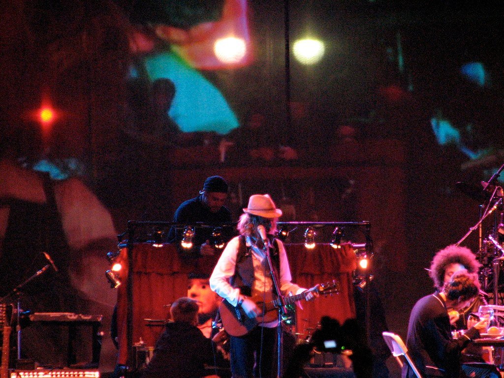 Beck: The Genre-Bending Wildcard of the Decade (Mulling it Over, Flickr, CC BY-SA 2.0)