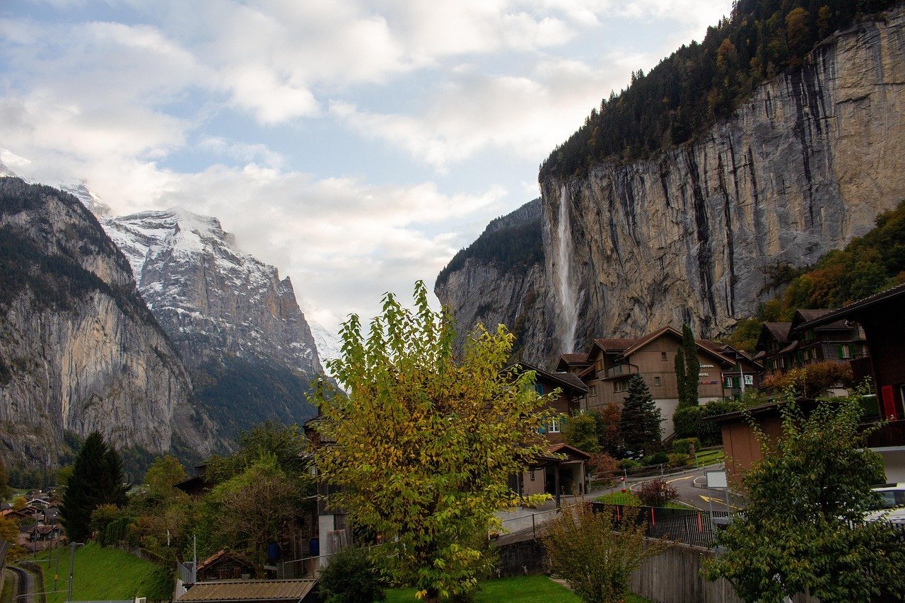10. Lauterbrunnen, Switzerland - The Valley of Waterfalls (Image Credits: Pixabay)