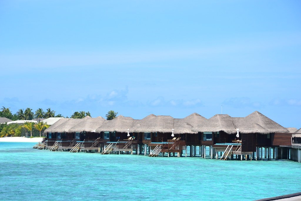 5. The Maldives: A Paradise That Defies Belief (Simon_sees, Flickr, CC BY 2.0)