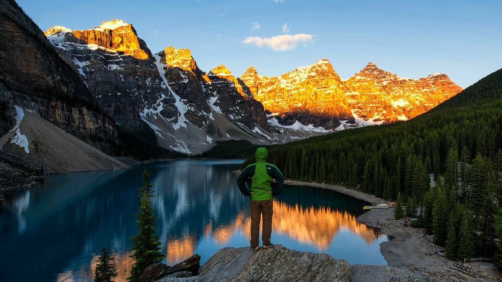 12 Beautiful Destinations That Feel Like Stepping into a Postcard