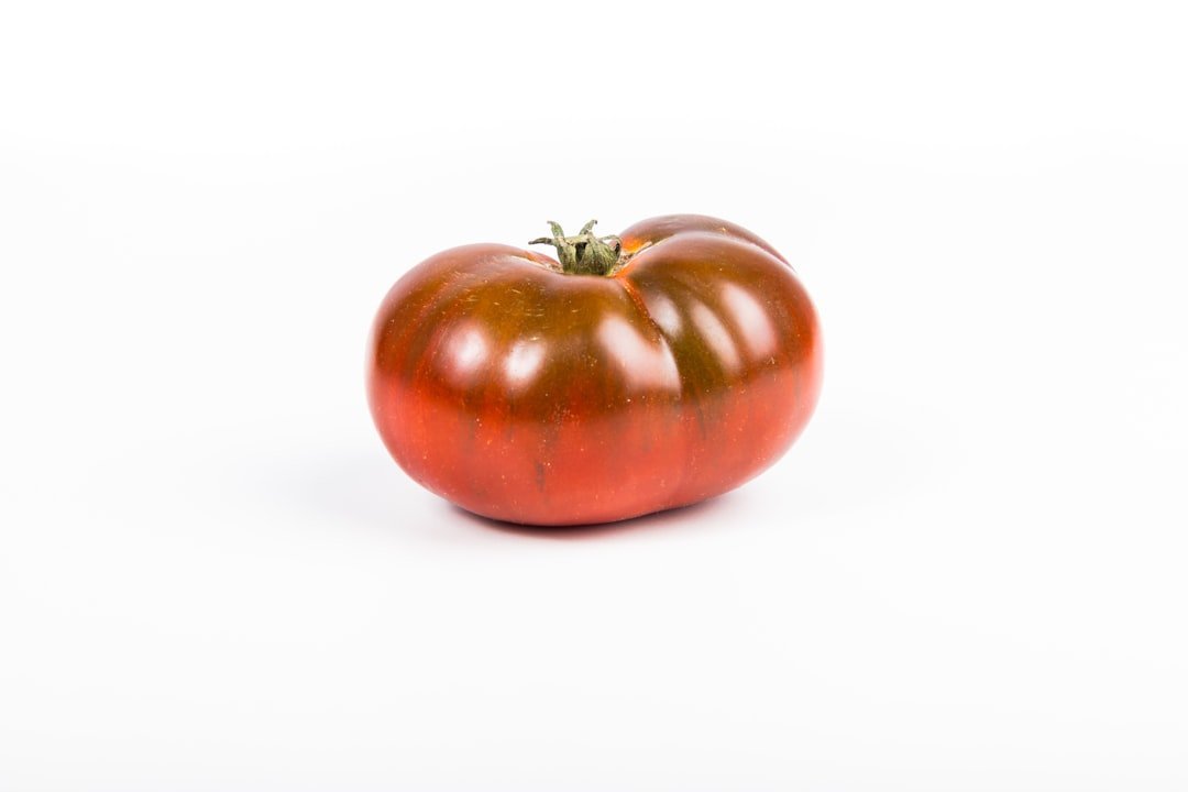 Brandywine Tomato: The King of the Heirloom Garden (Image Credits: Unsplash)