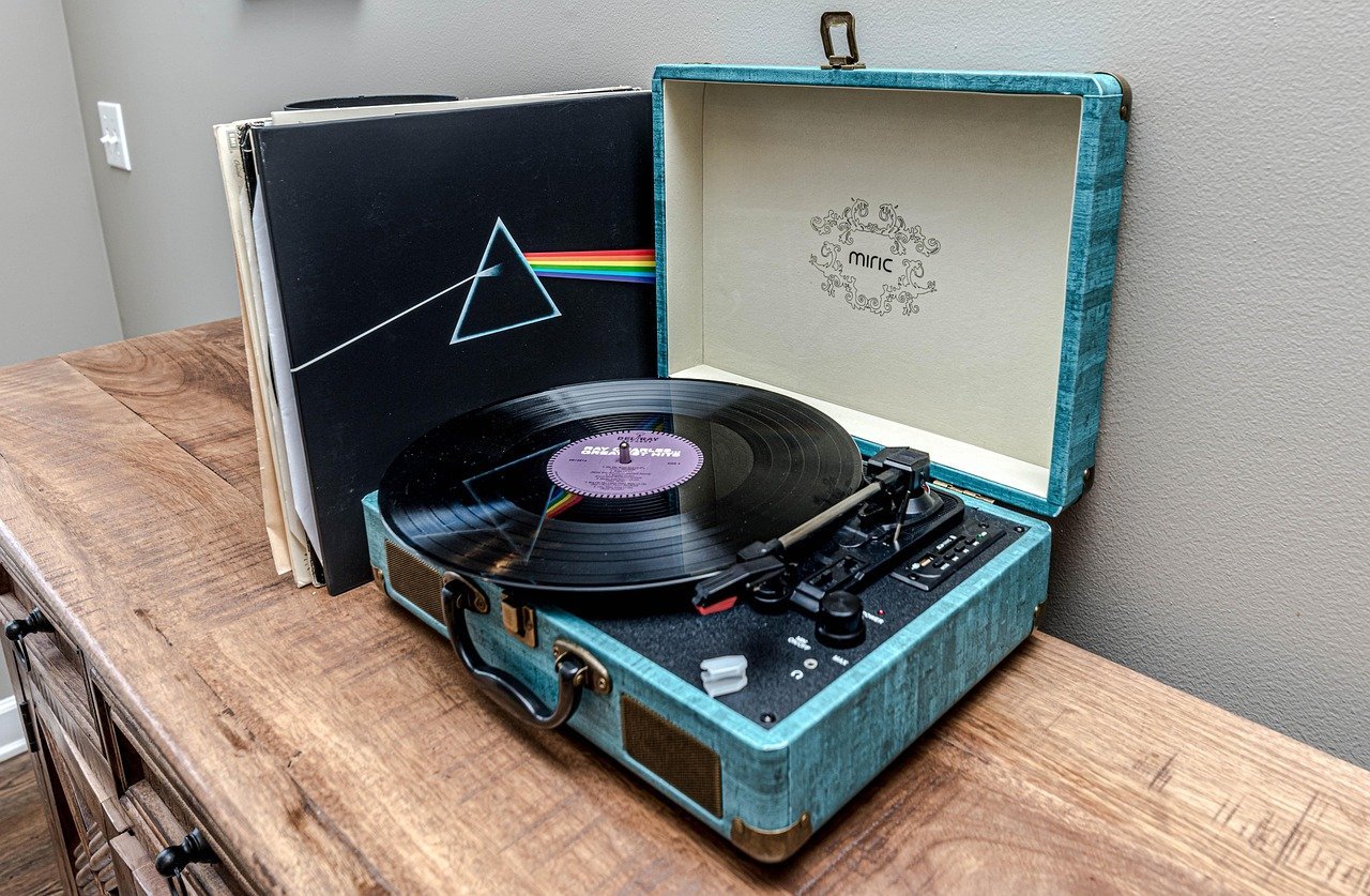 4. Vinyl as a Collectible: Real Value in a Digital World (Image Credits: Pixabay)