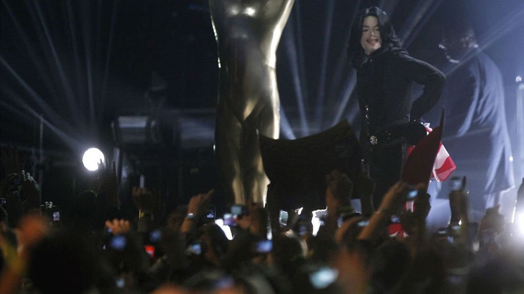 10 Facts About the Making of "We Are the World"