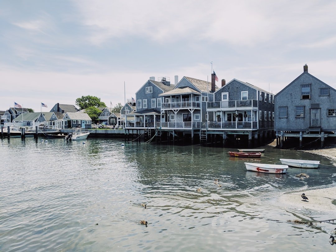 Nantucket, Massachusetts: Cobblestones and Maritime Memory (Image Credits: Unsplash)