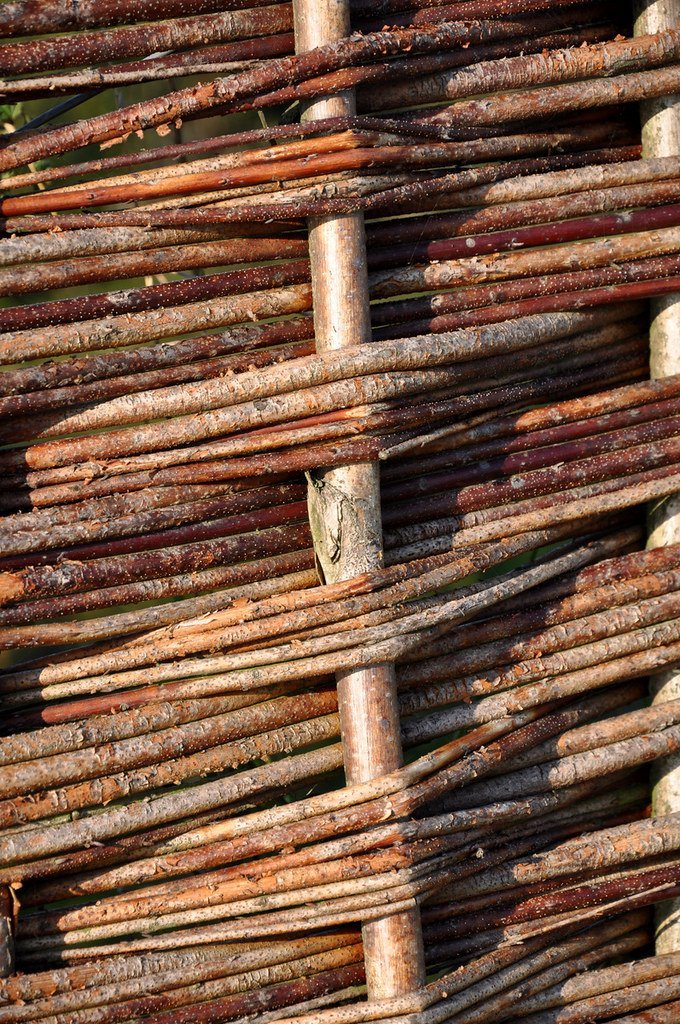 7. Woven Willow Fence: Ancient Craft, Modern Garden Appeal (Martin Pettitt, Flickr, CC BY 2.0)