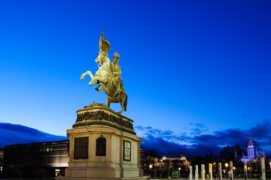 Napoleon and Hitler: The 129-Year Shadow (abbilder, Flickr, CC BY 2.0)