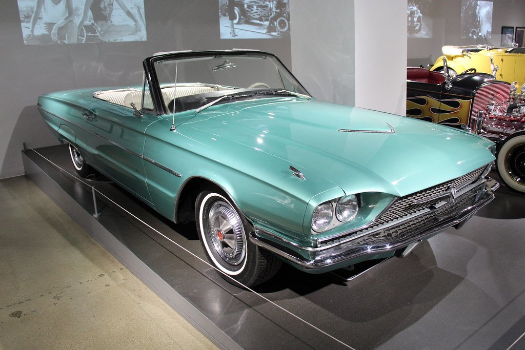 Thelma & Louise (1991) (Cars Down Under, Flickr, CC BY 2.0)