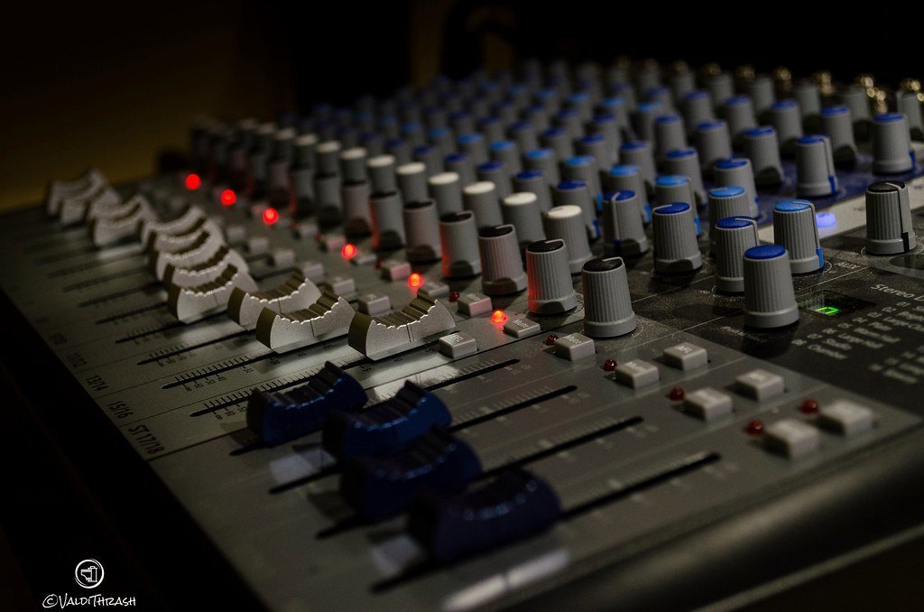 2. It Was Originally Meant to Fund a Recording Studio (@valdithrash_77, Flickr, CC BY 2.0)