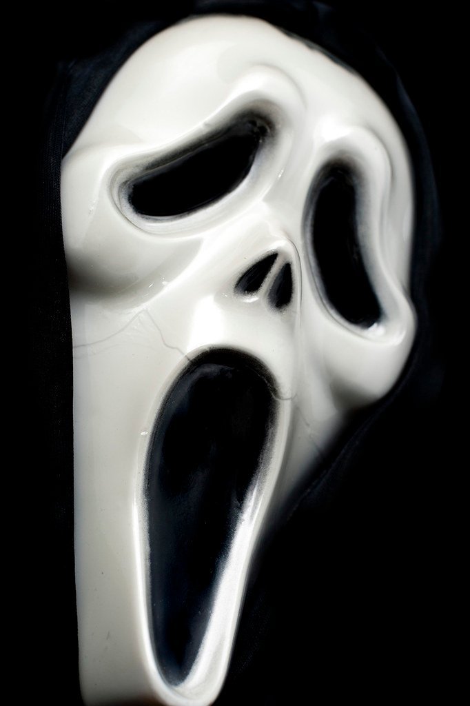 Scream (1996): The Horror Film That Reinvented Horror (creepyhalloweenimages, Flickr, CC BY 2.0)