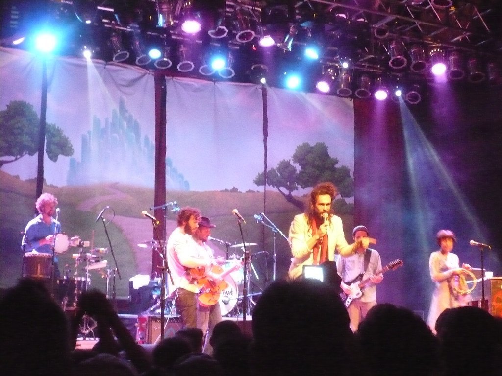 Home by Edward Sharpe & The Magnetic Zeros (thezenderagenda.com, Flickr, CC BY 2.0)