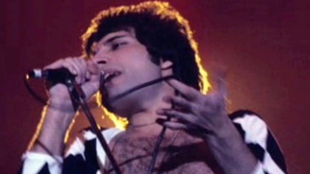 Scientists Studied His Voice and Found It Defied Explanation (Image Credits: Image Credit: Images by Eddie, Thomas Steffan, Compadre Edua'h and Carl Lender. Compilation by KPFC based on the idea of Fronteira., via Wikimedia Commons, CC BY-SA 4.0)