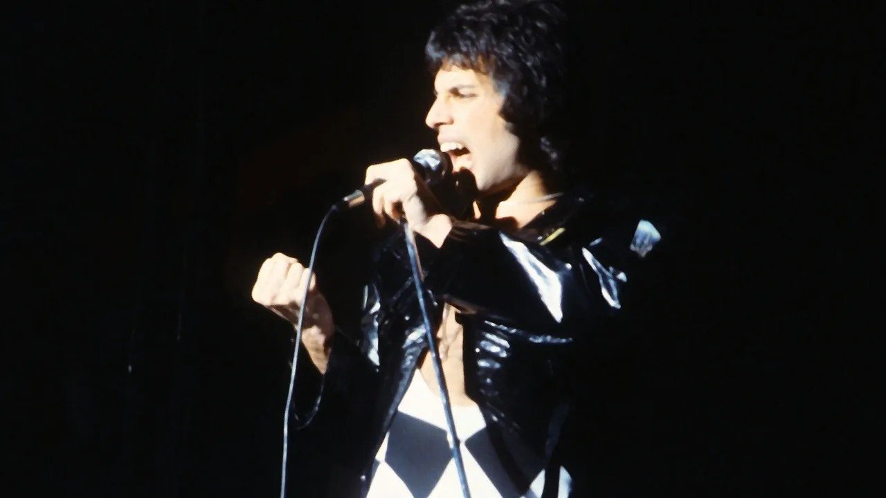 He Was Painfully Shy in His Personal Life (Image Credits: Image Credit: Carl Lender from Sunrise, USA, via Wikimedia Commons, CC BY 2.0)