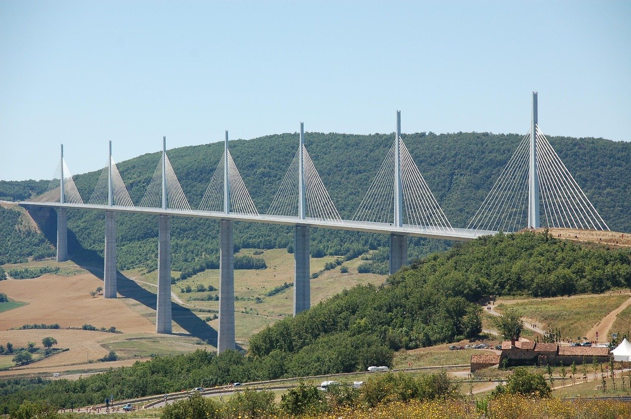4. The Millau Viaduct, France - The Bridge That Floats Above the Clouds (Image Credits: Pixabay)