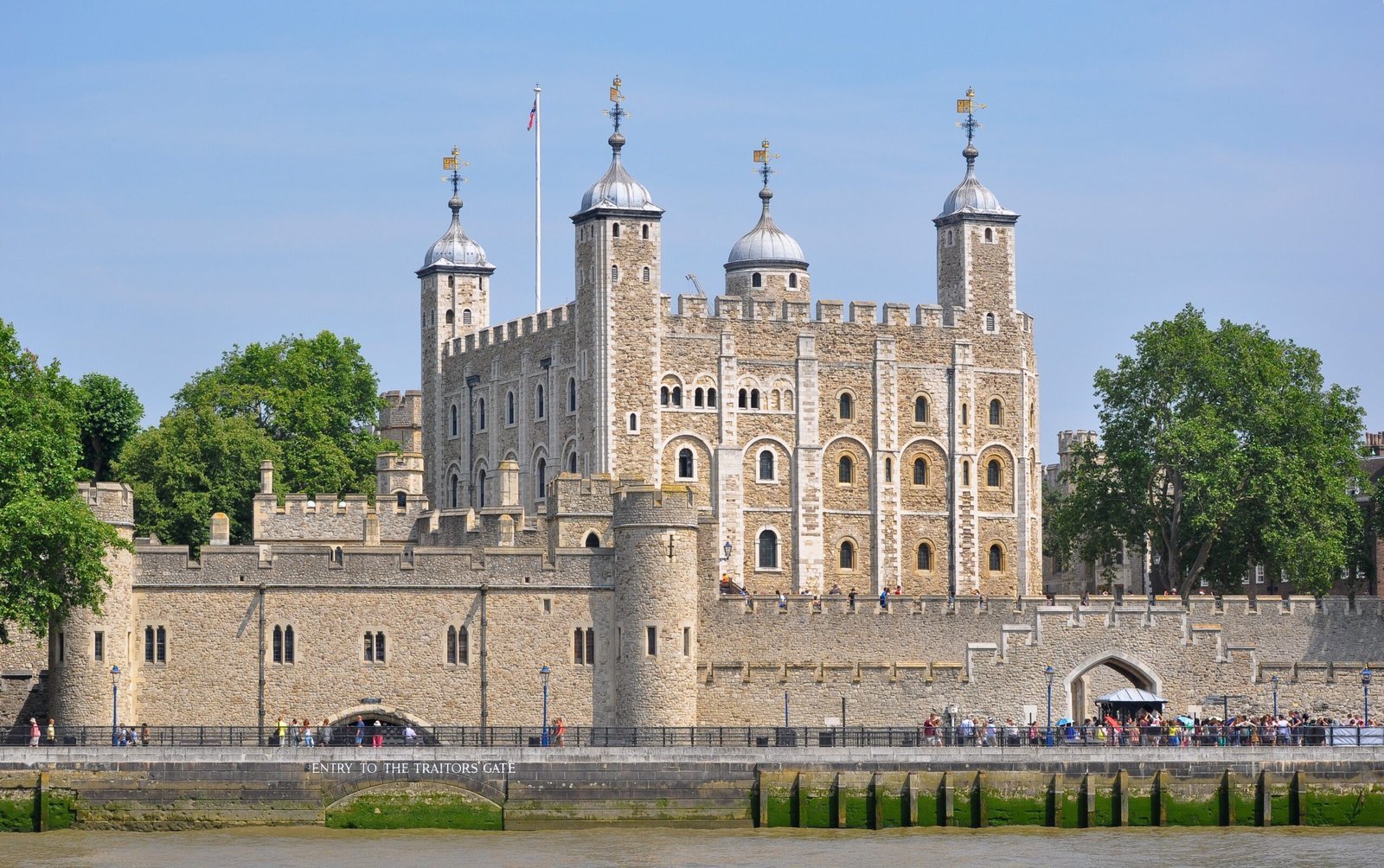 9. The Tower of London, England (By Bob Collowan, CC BY-SA 3.0)