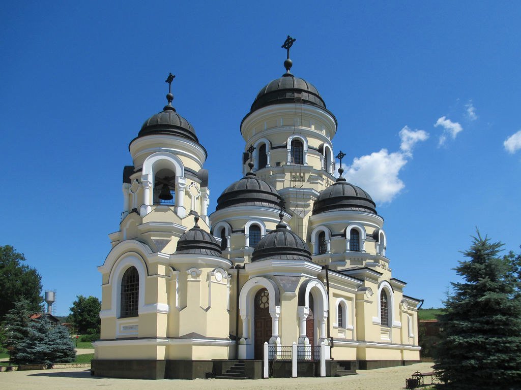 A World Built on Devotion (D-Stanley, Flickr, CC BY 2.0)