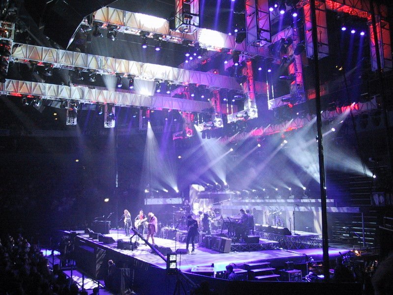 4. "Hotel California" - Eagles (1977) (By Ville Säävuori, CC BY-SA 2.0)