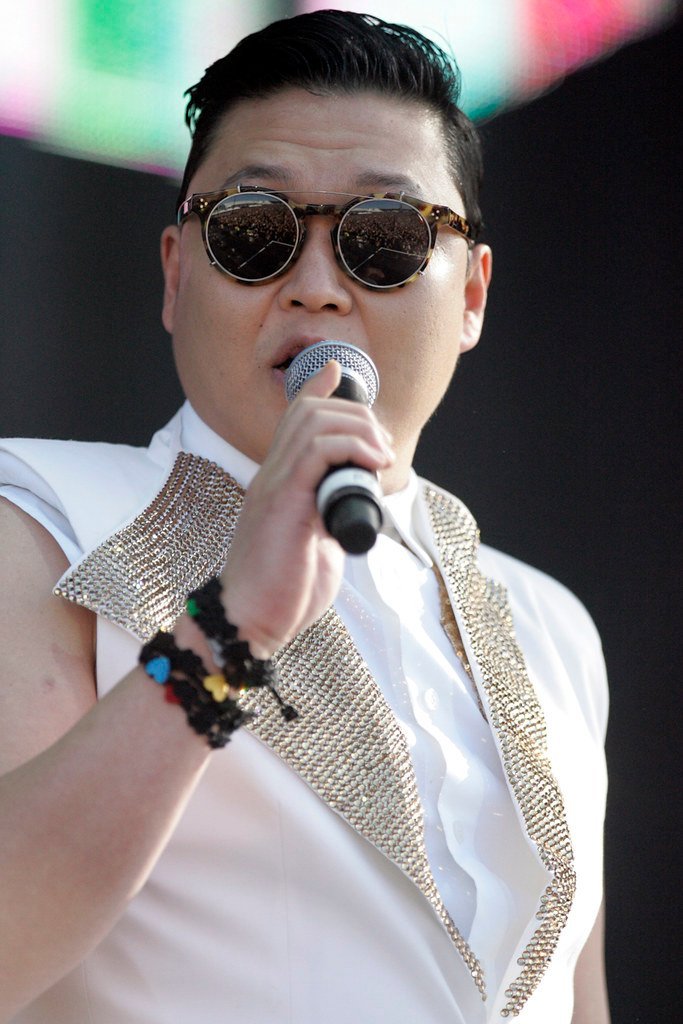 PSY – "Gangnam Style" (Eva Rinaldi Celebrity Photographer, Flickr, CC BY-SA 2.0)