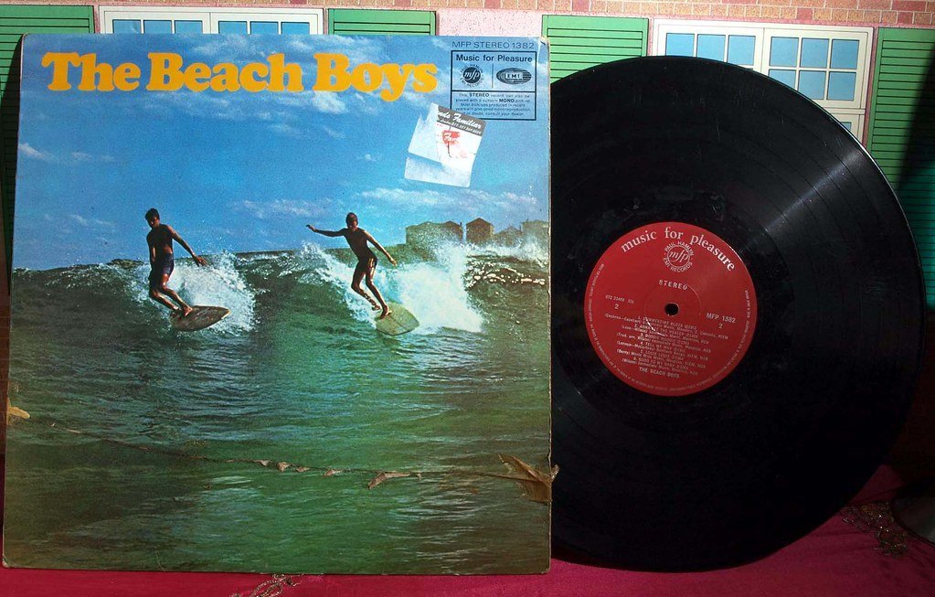 "Winchester Cathedral" Beats The Beatles and The Beach Boys for a Grammy (badgreeb RECORDS - art -photos, Flickr, CC BY-SA 2.0)