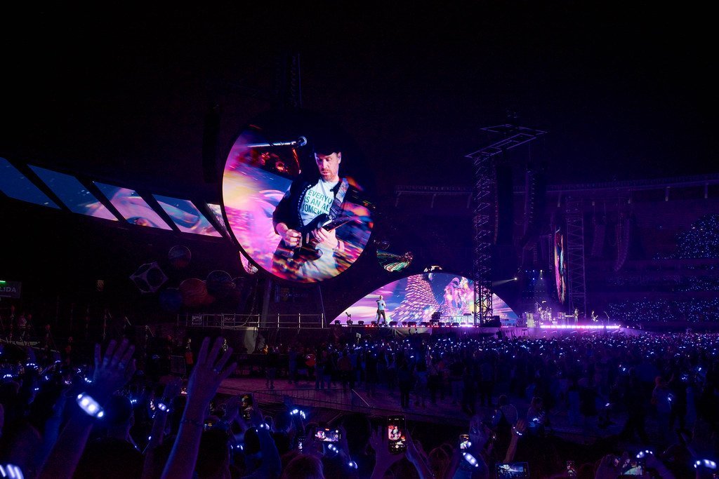 15. "Feelslikeimfallinginlove" - Coldplay (2024): Approx. $3.5 Million (jikatu, Flickr, CC BY-SA 2.0)