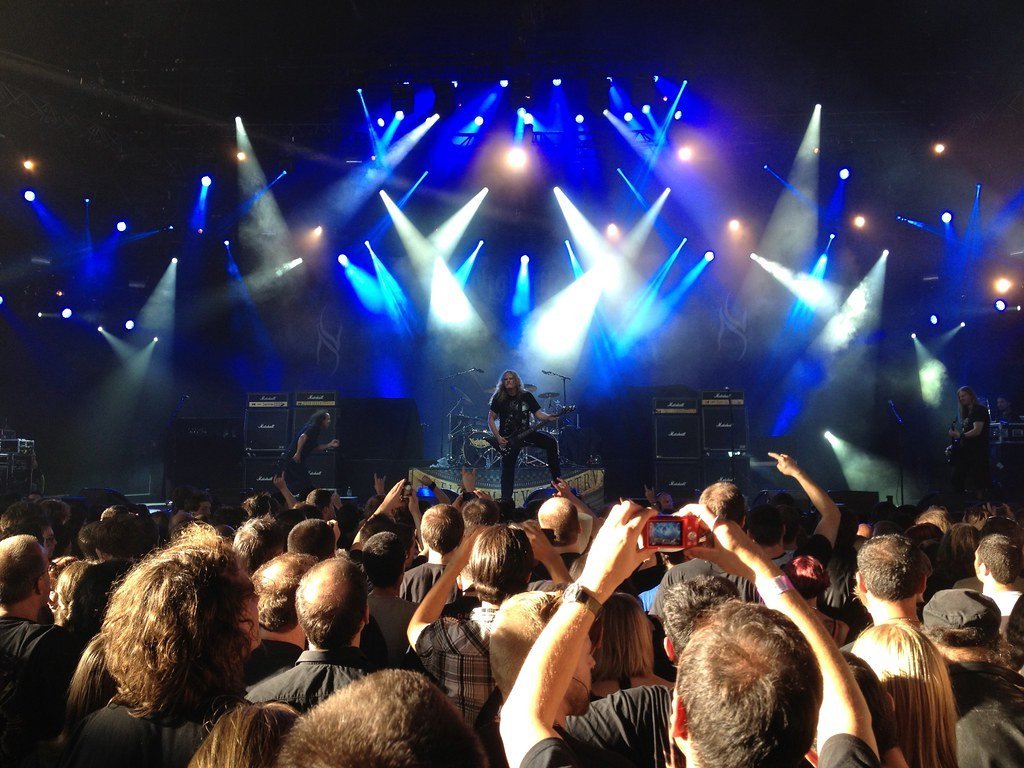 The Enduring Power of the Live Music Experience (Isabelle + Stéphane Gallay, Flickr, CC BY 2.0)