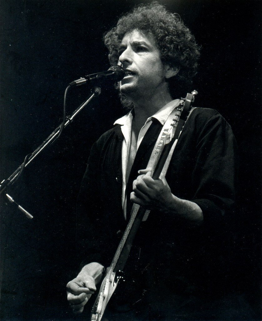 2. Newport Folk Festival (1965) - The Night Bob Dylan Went Electric (badosa, Flickr, CC BY 2.0)