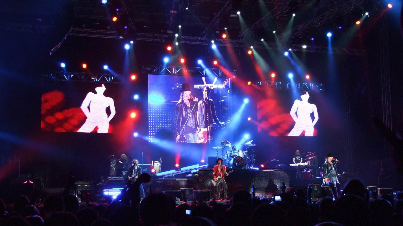 11. "November Rain" – Guns N' Roses (1991): An Epic Eight Years in the Making (By Plamen Agov (Пламен Агов), CC BY-SA 3.0)