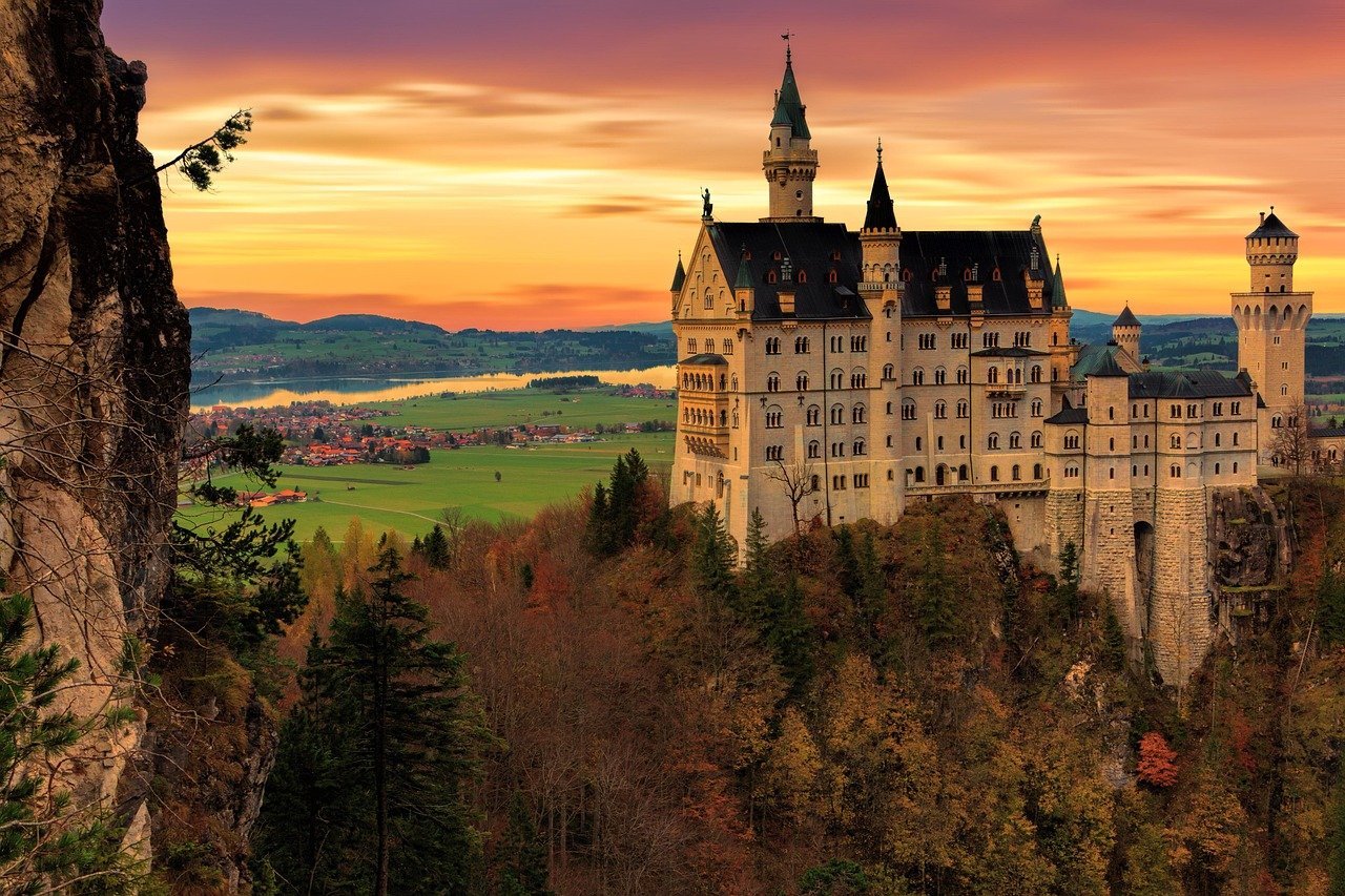 Neuschwanstein Castle, Germany (Image Credits: Pixabay)