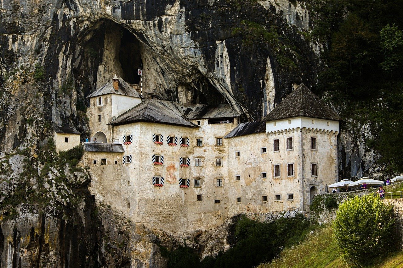 Predjama Castle, Slovenia (Image Credits: Pixabay)