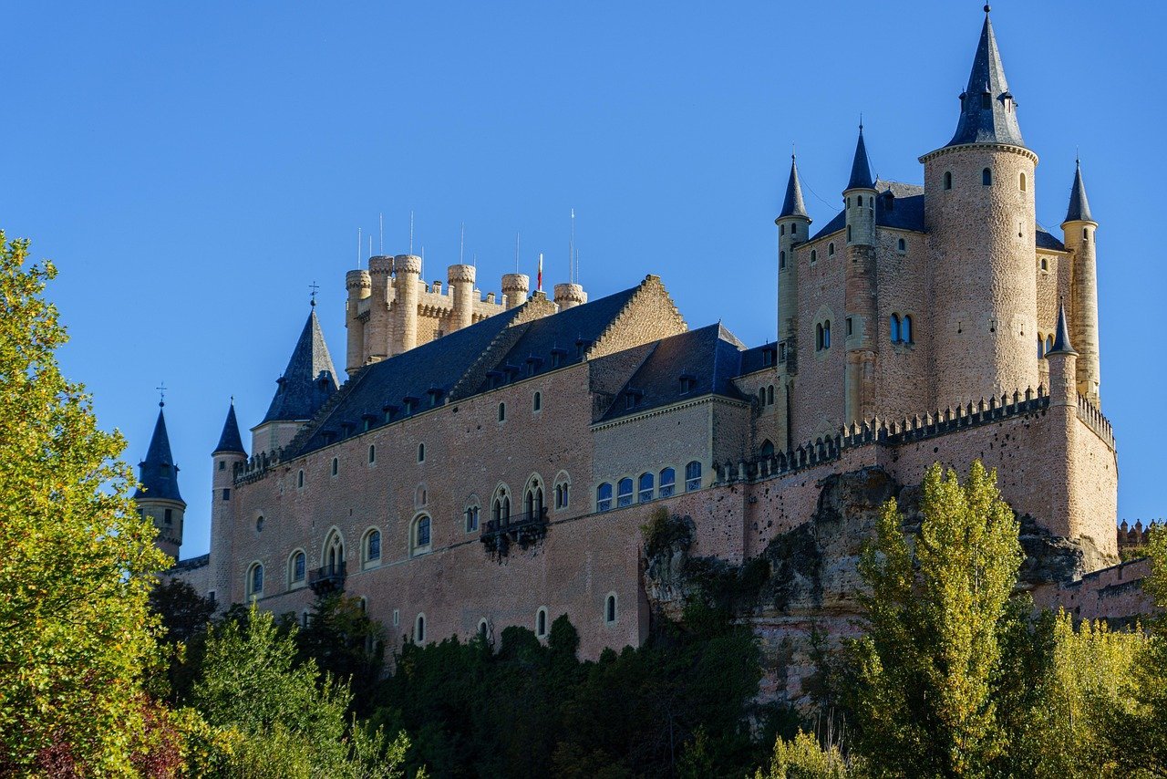 Alcázar of Segovia, Spain (Image Credits: Pixabay)