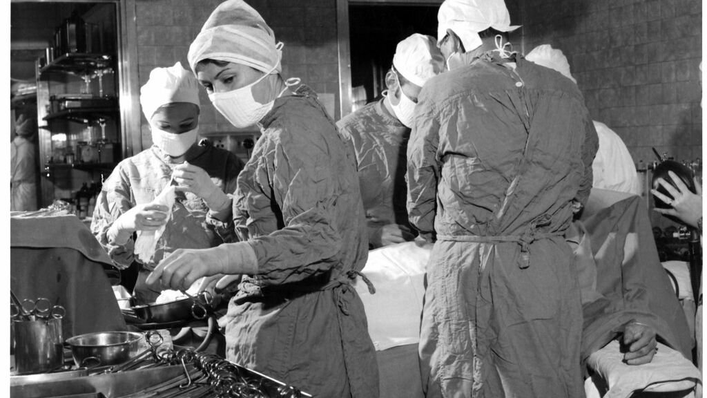 10 Historical Figures Whose Lifestyles Were Surprisingly Modern