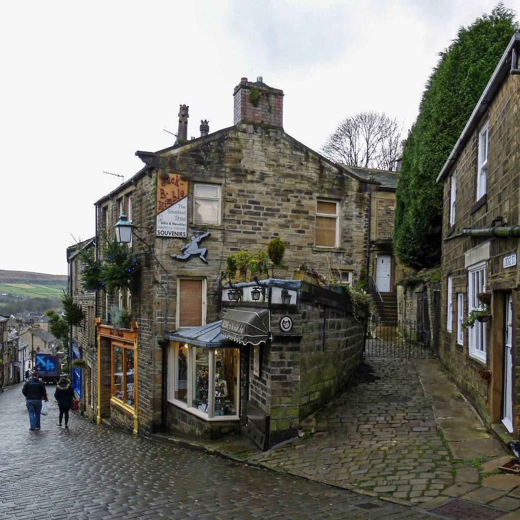 Haworth, Yorkshire, England (Tim Green aka atoach, Flickr, CC BY 2.0)