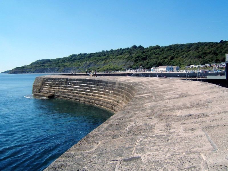 Lyme Regis, Dorset, England (Rictor Norton & David Allen, Flickr, CC BY 2.0)